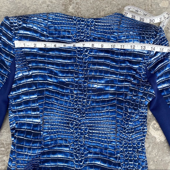 BCBG Blue Croc Printed Fitted Blazer - Picture 8 of 9